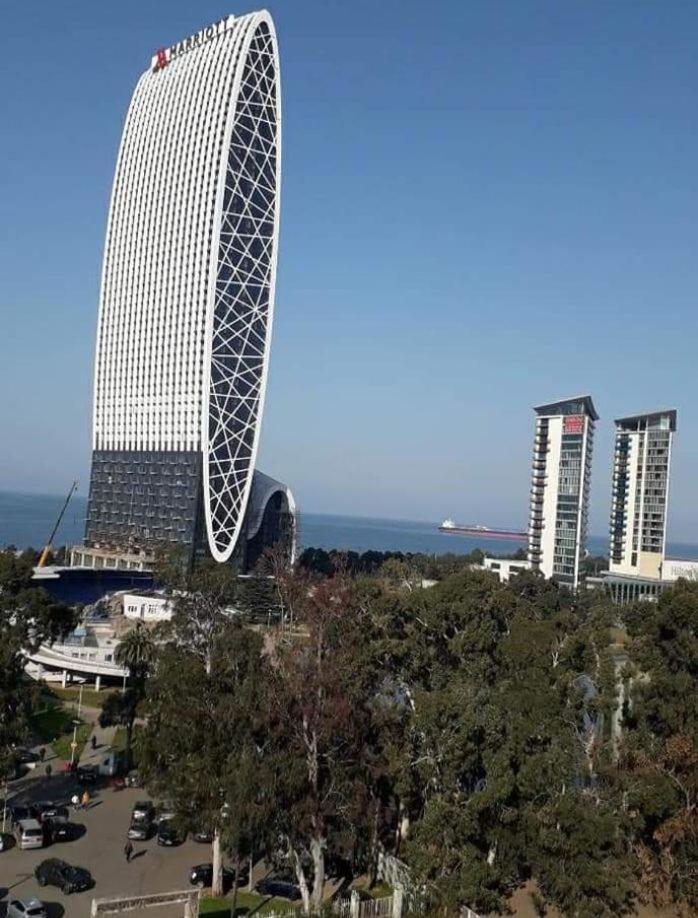 Apartament With Sea View Apartment บาทูมิ ภายนอก รูปภาพ