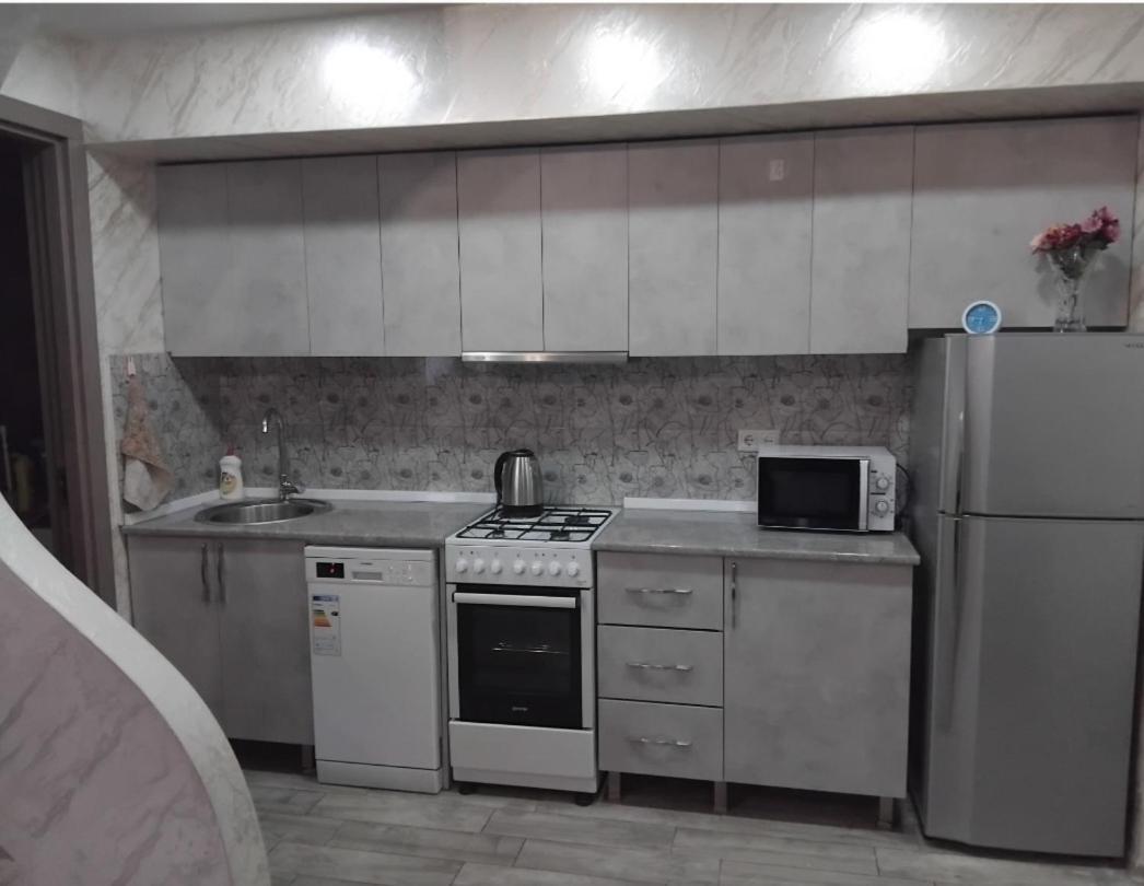 Apartament With Sea View Apartment บาทูมิ ภายนอก รูปภาพ